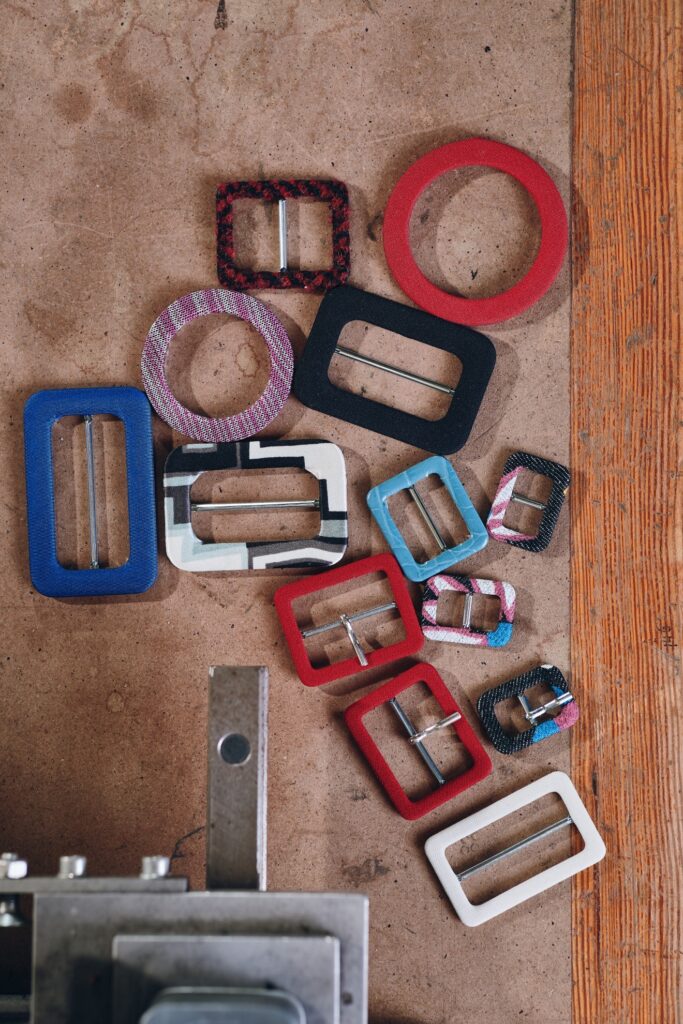 Fibbie artigianali per la moda