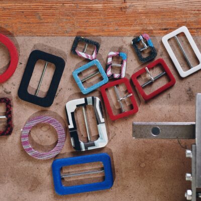 Esempi di fibbie fatte a mano